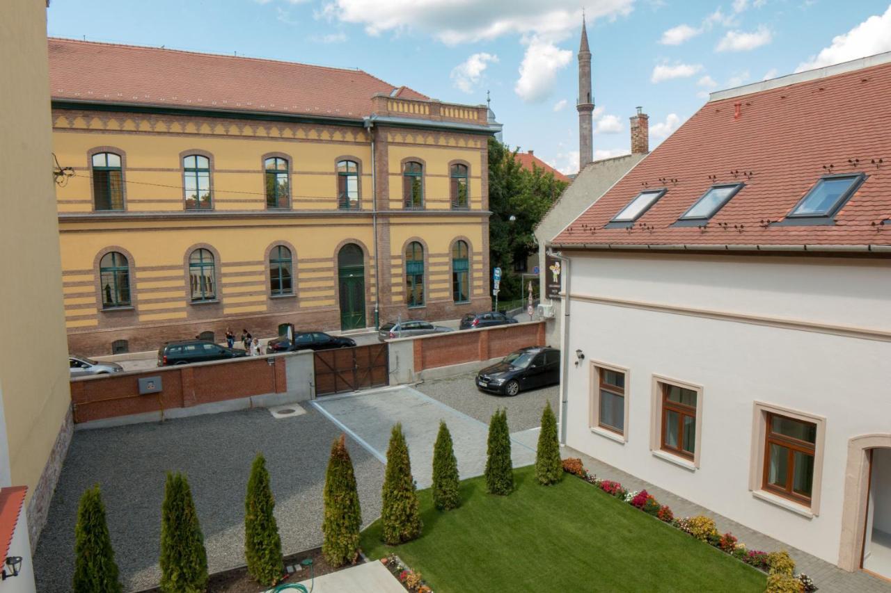 Mecset Apartman Eger Esterno foto