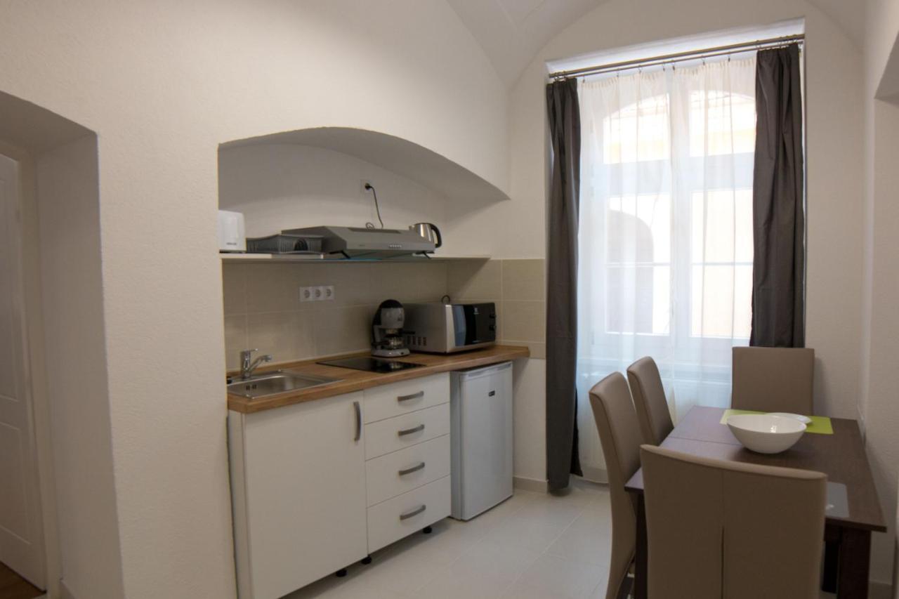 Mecset Apartman Eger Esterno foto