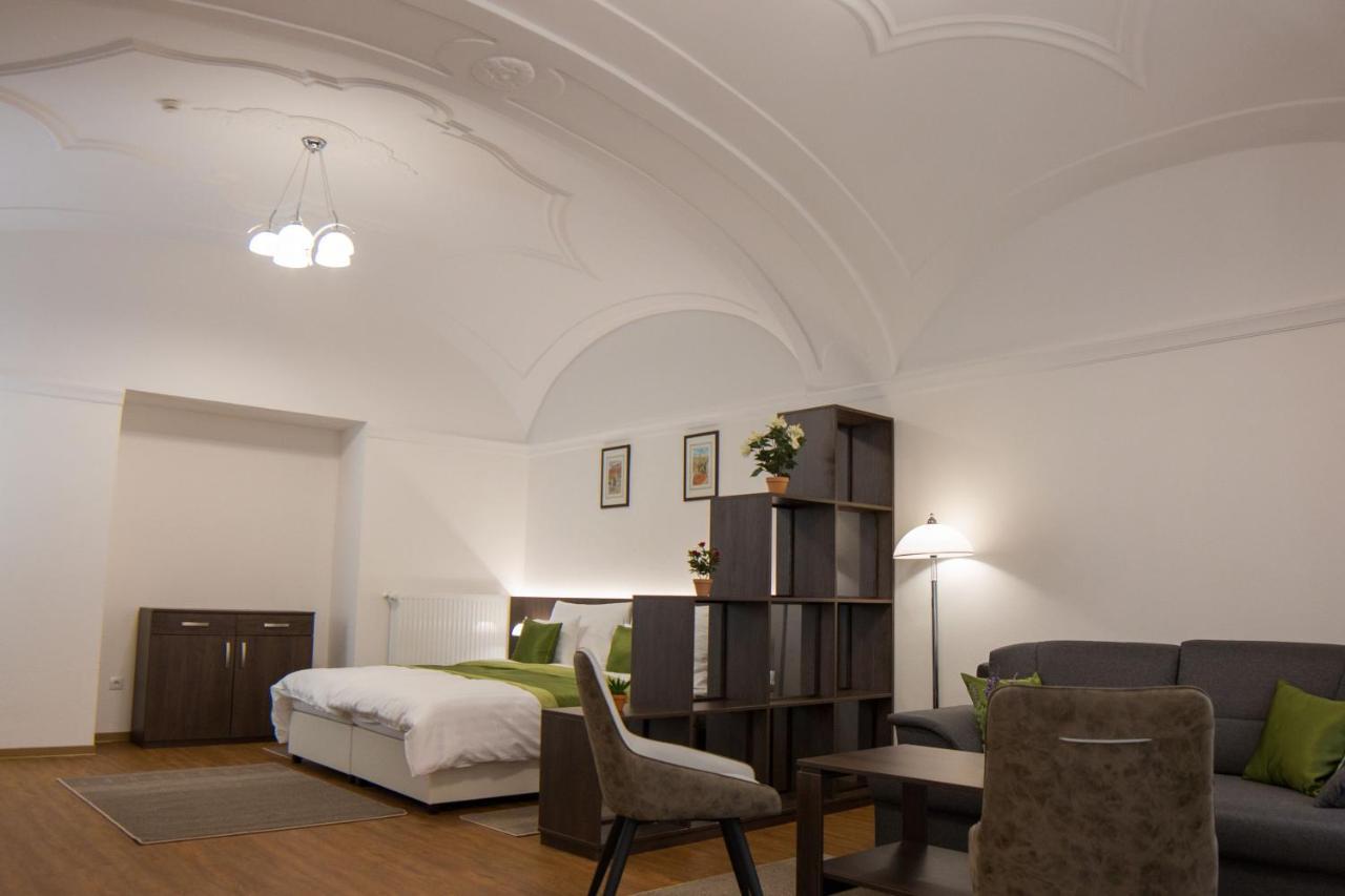 Mecset Apartman Eger Esterno foto