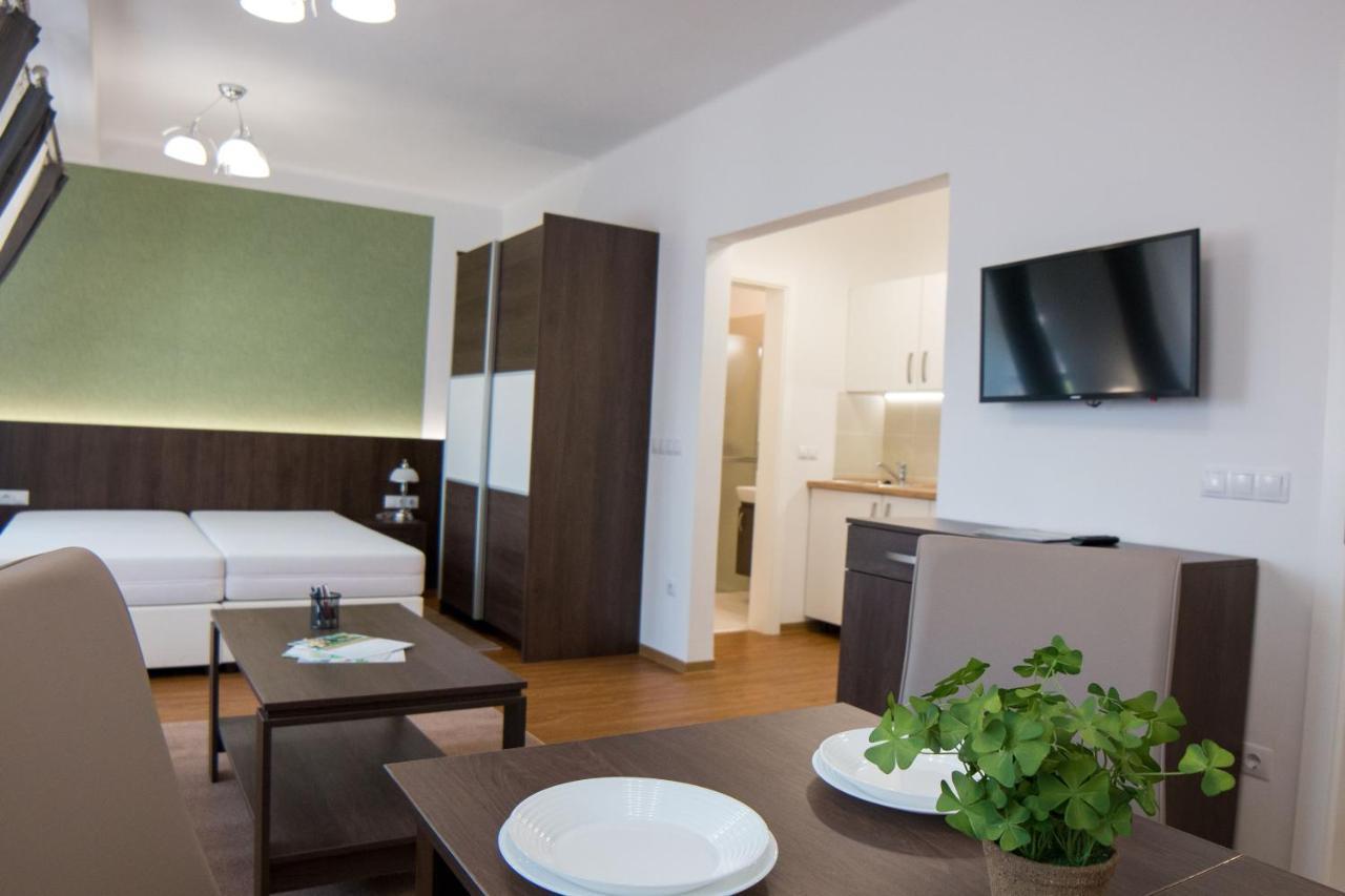 Mecset Apartman Eger Esterno foto