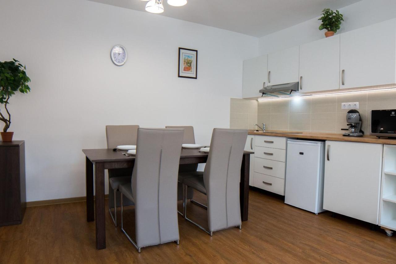 Mecset Apartman Eger Esterno foto