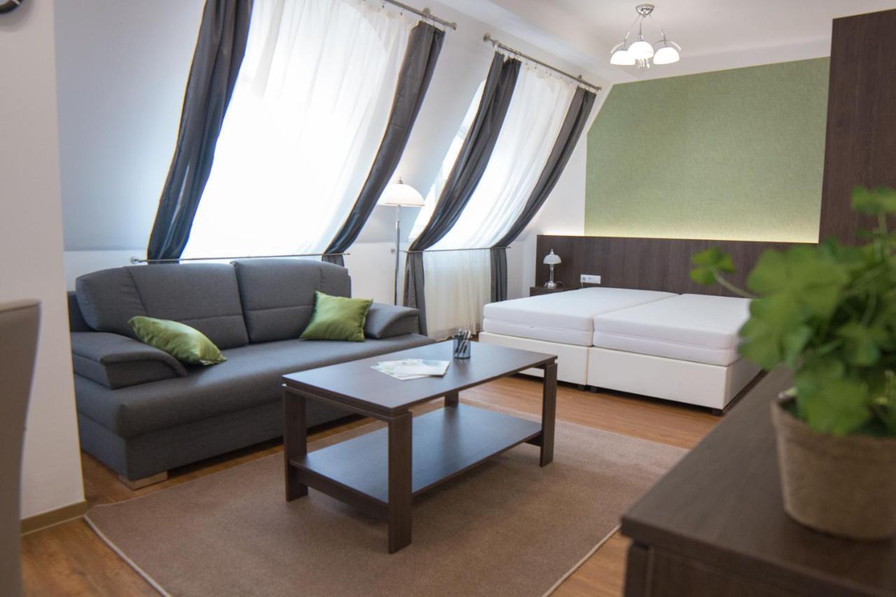 Mecset Apartman Eger Esterno foto