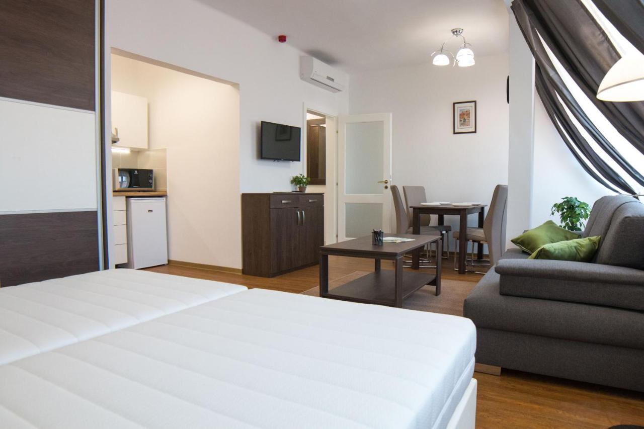 Mecset Apartman Eger Esterno foto