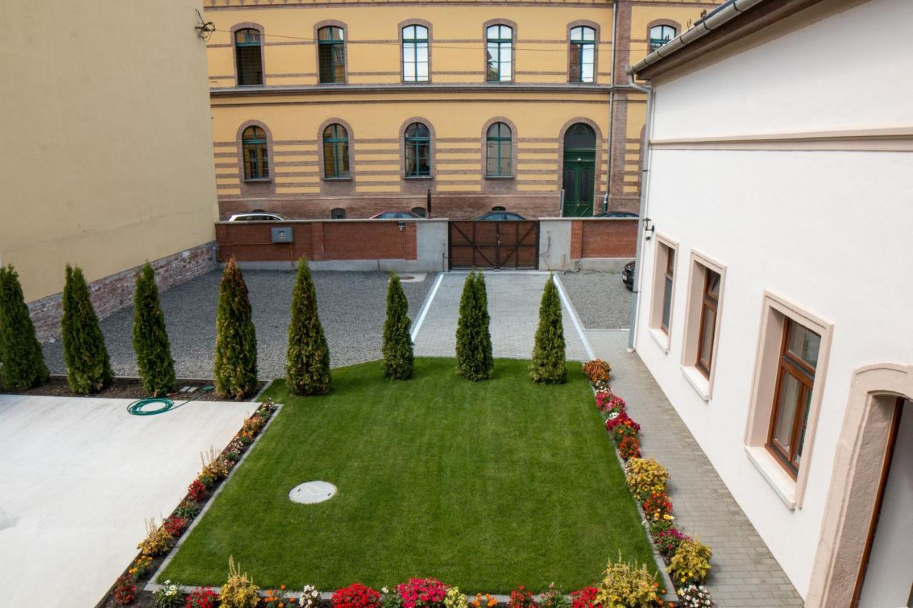 Mecset Apartman Eger Esterno foto